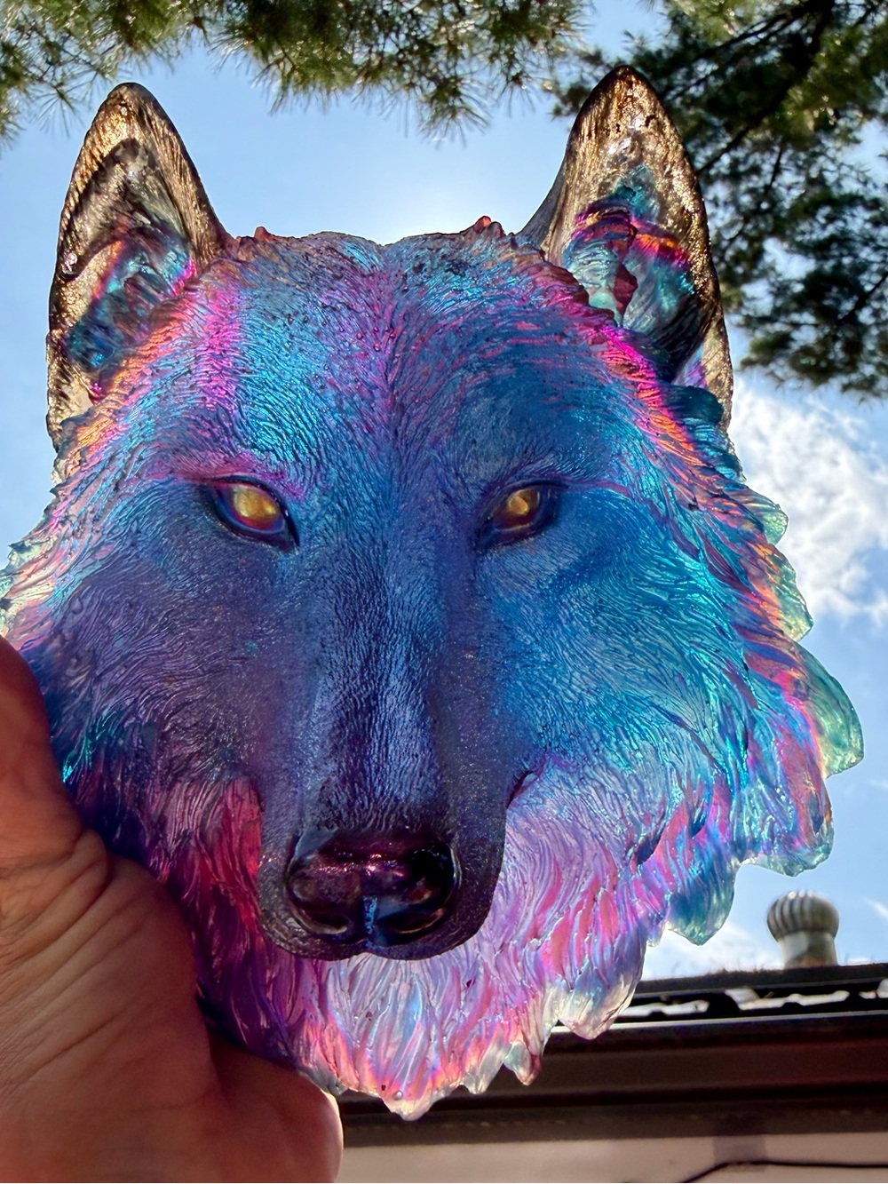 🐺Stunning poured resin wolf painted with chameleon powders & holographic film.